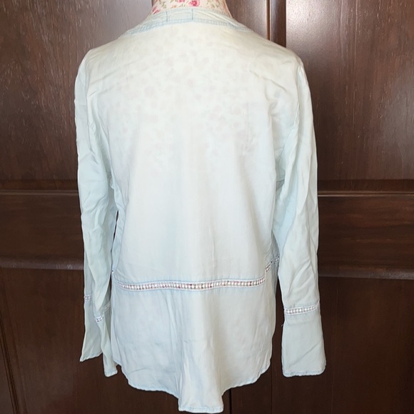 Light Blue & White Trim Angel Sleeve Blouse Size L (12-14) EUC - Picture 5 of 6